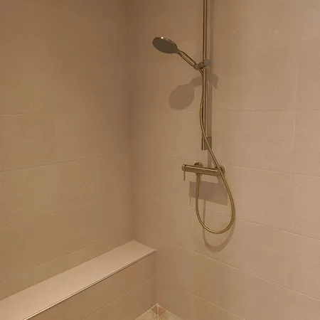 Les Paticheres - La Grange Avec Acces A La Piscine Biville-la-Baignarde